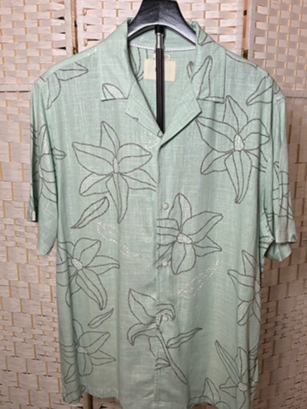 Men's printed shirt, size L
